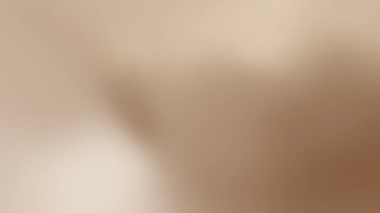 Beige and Brown Mesh Gradient desktop wallpaper in 4K