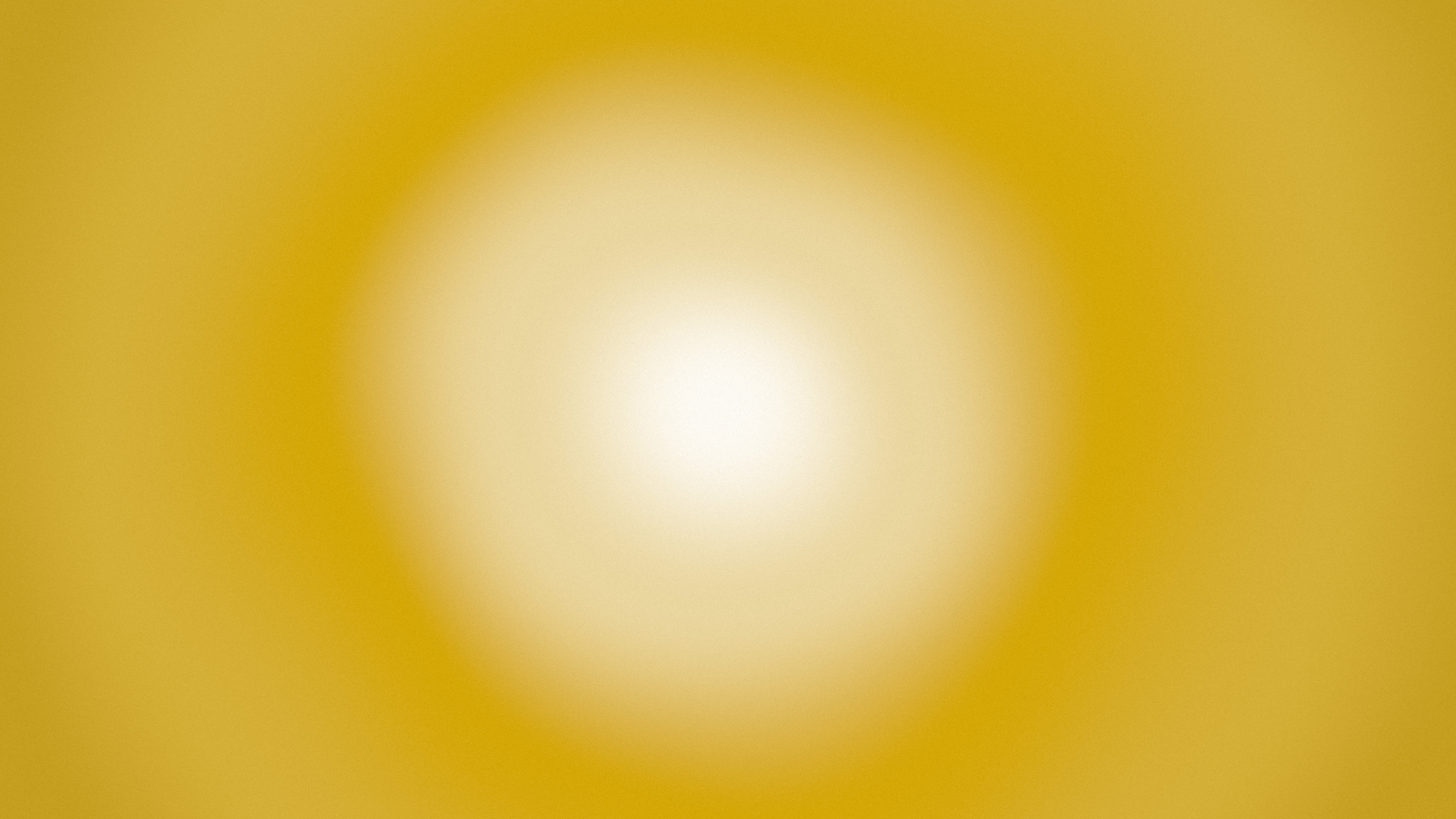 Gold and Cream Aura Gradient desktop wallpaper in 4K
